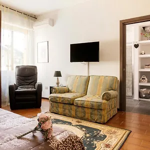 Bed & Breakfast Laura, Dolianova