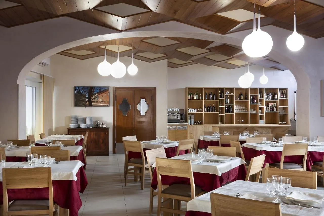 Hotel Al Gabbiano Боза-Марина